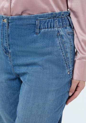 Прямые джинсы