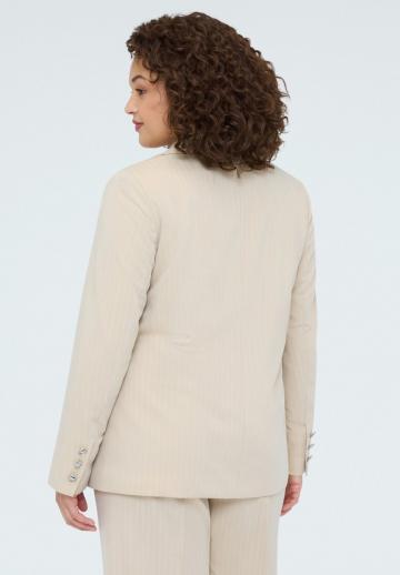 Короткое пальто