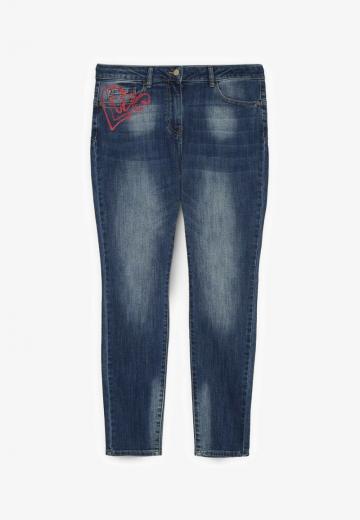 Узкие джинсы