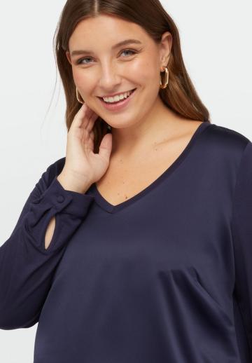 Атласная блузка