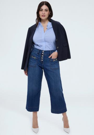 Короткие джинсы