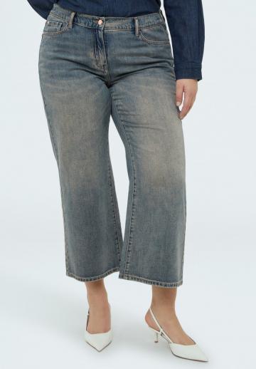 Короткие джинсы