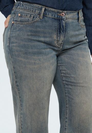 Короткие джинсы