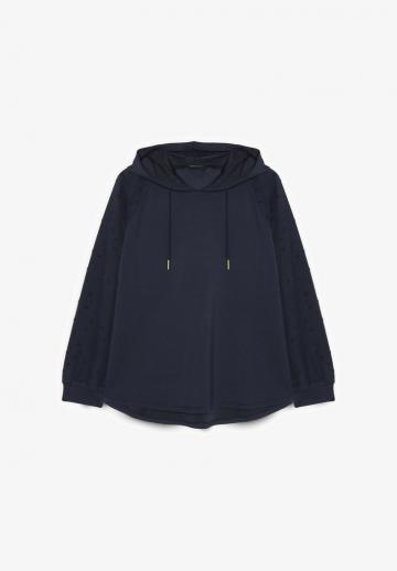 Пуловер с капюшоном