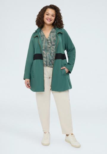 Короткое пальто