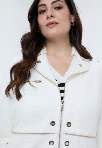 Короткое пальто