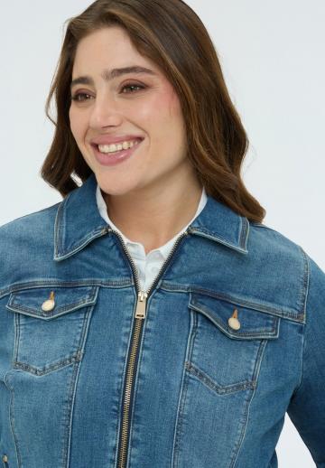 Джинсовая куртка