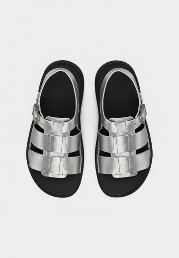 Босоножки на танкетке