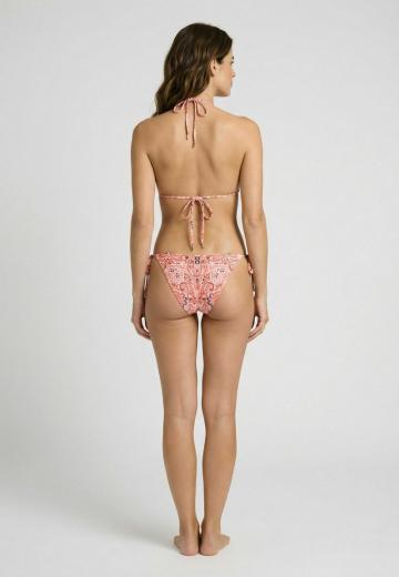 Треугольное бикини