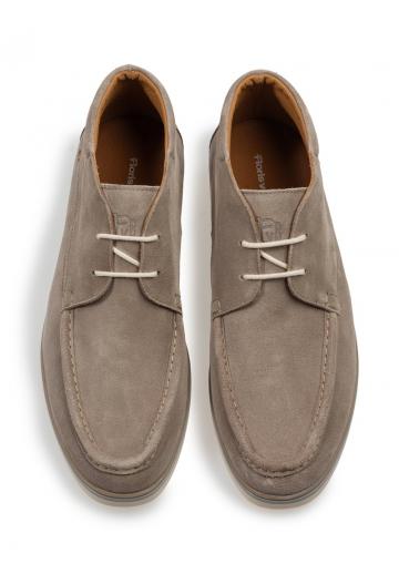 Ботинки на шнуровке