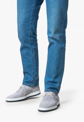 Ботинки на шнуровке