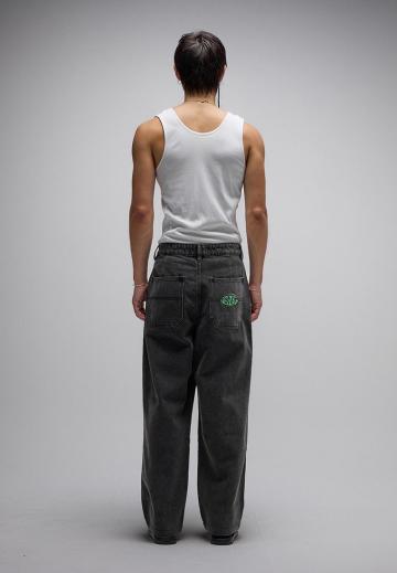 Прямые джинсы