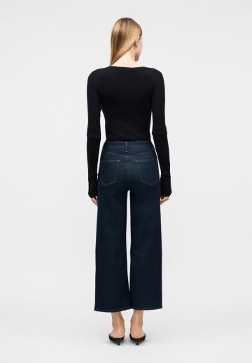 Короткие джинсы