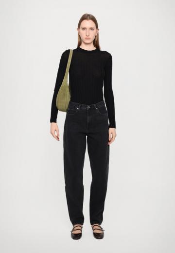 Джинсы бойфренда