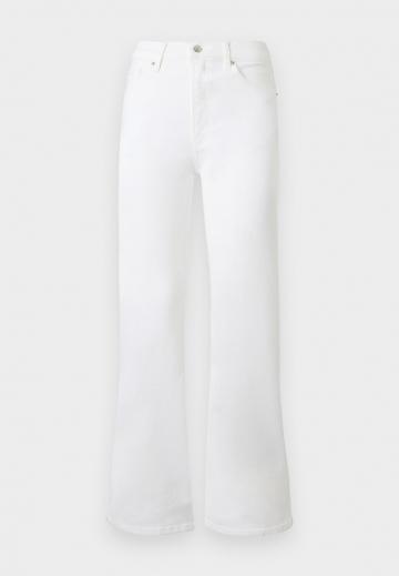 Клешеные джинсы