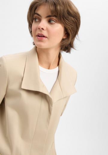 Короткое пальто