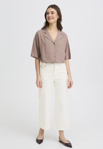 Короткие джинсы