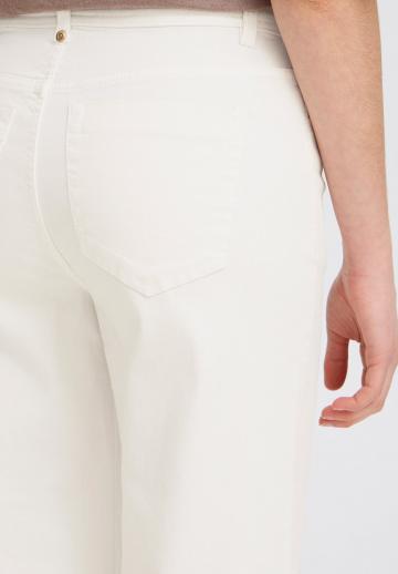 Короткие джинсы