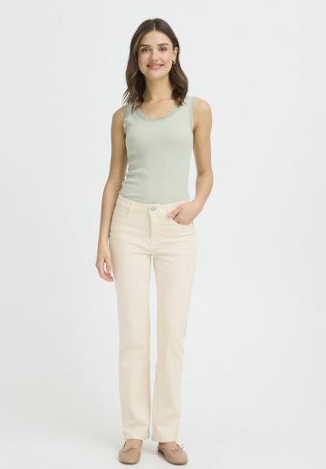 Прямые джинсы