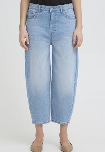 Короткие джинсы