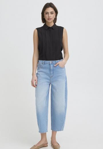 Короткие джинсы