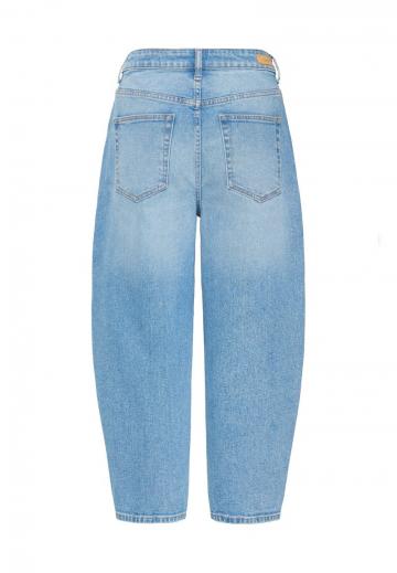 Короткие джинсы