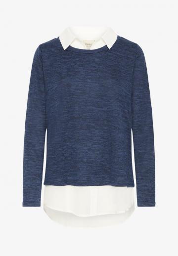 Пуловер с вырезом V