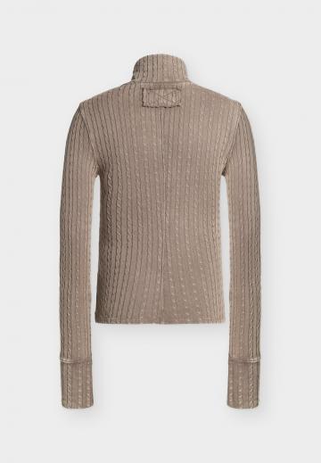 Вязаная кофта