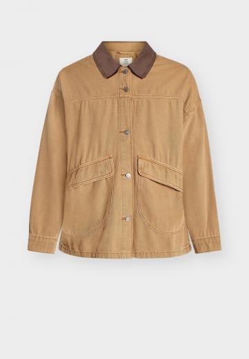 Короткое пальто