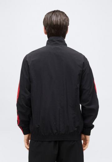 Спортивная куртка
