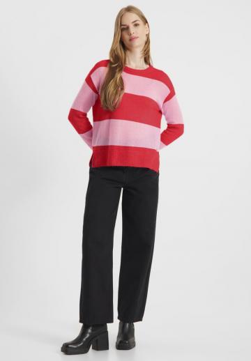 Пуловер в полоску