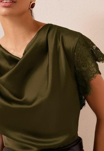 Атласная блузка