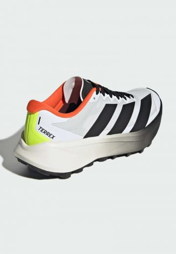 Беговые кроссовки