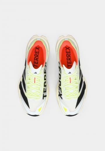 Беговые кроссовки