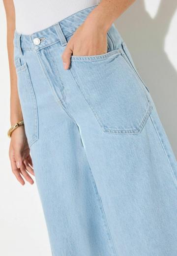 Короткие джинсы