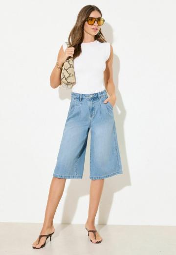 Короткие джинсы