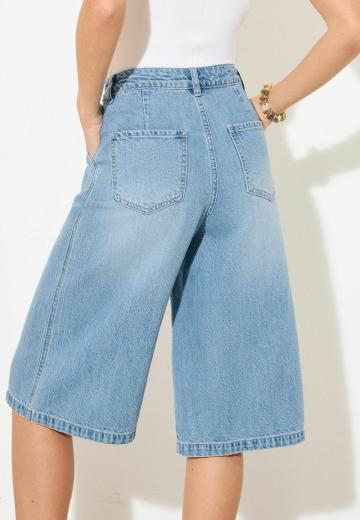 Короткие джинсы