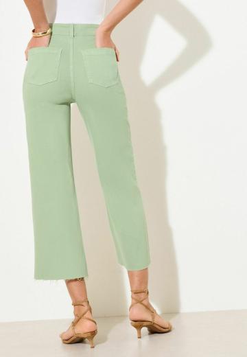 Короткие джинсы