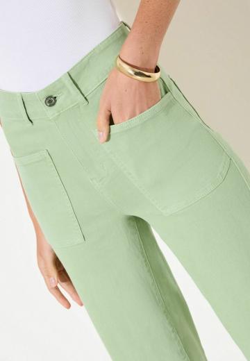 Короткие джинсы