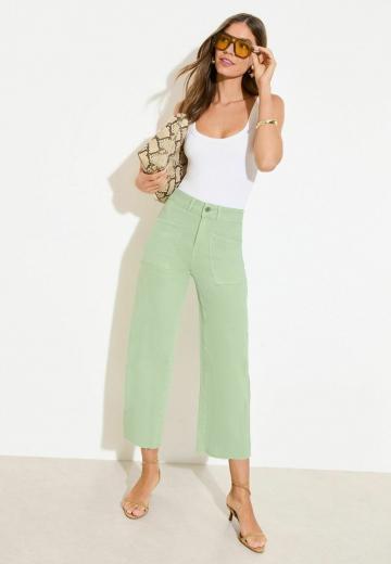 Короткие джинсы