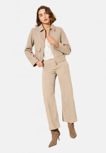 Куртка с накладнымит карманами