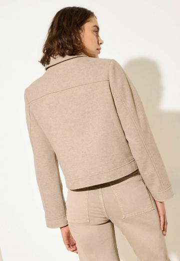 Куртка с накладнымит карманами