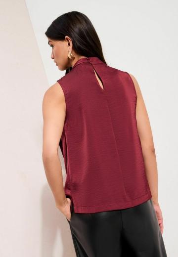 Блузка без рукавов