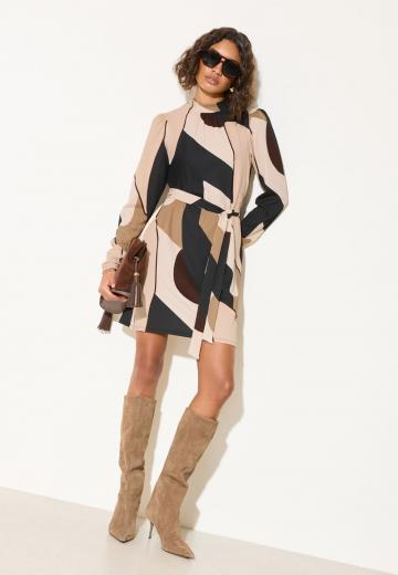 Короткое платье