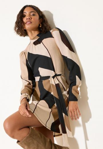 Короткое платье