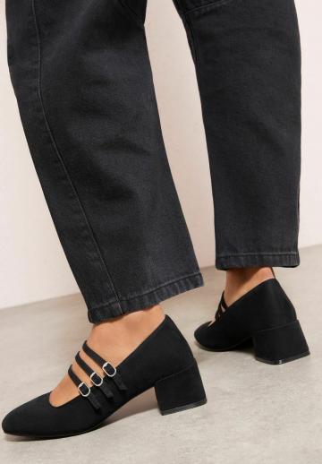 Туфли с высоким носом