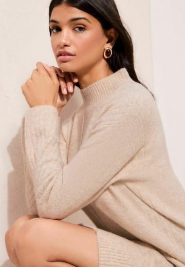 Вязаное платье