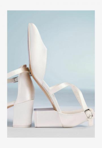 Туфли с ремешком