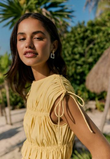 Блузка без рукавов