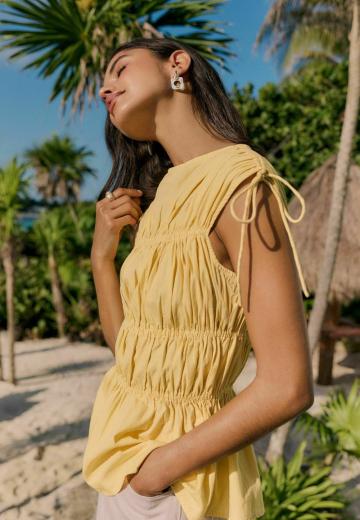 Блузка без рукавов